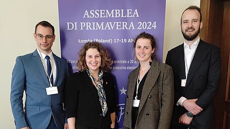 De gauche à droite, David Ogorevc, Miglé Viselgaité, Clotilde Lacoste et Ruben Cuyvers, membres de la présidence du COMECE Youth Net. © COMECE